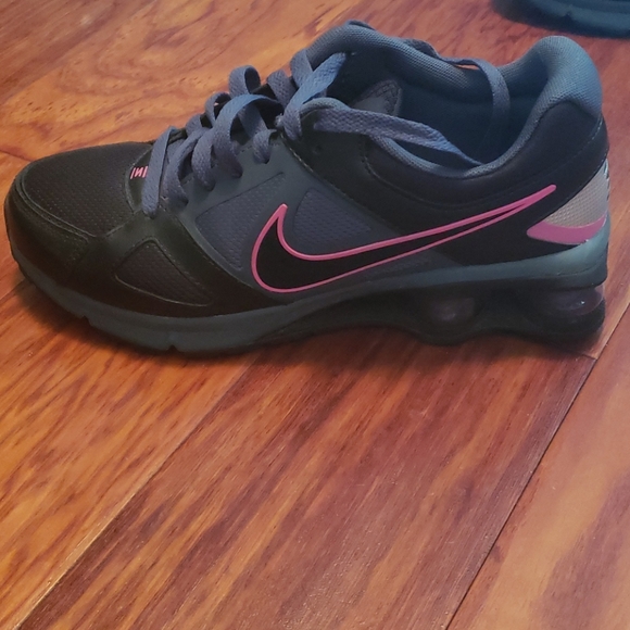 Nike Shoes - Nike Air Sneakers